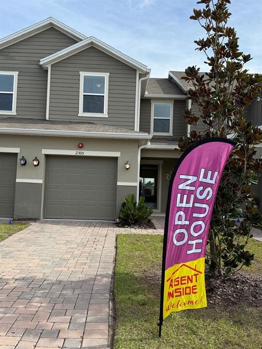 最近租的: $2,300 (3 贝兹, 2 浴室, 1464 平方英尺)