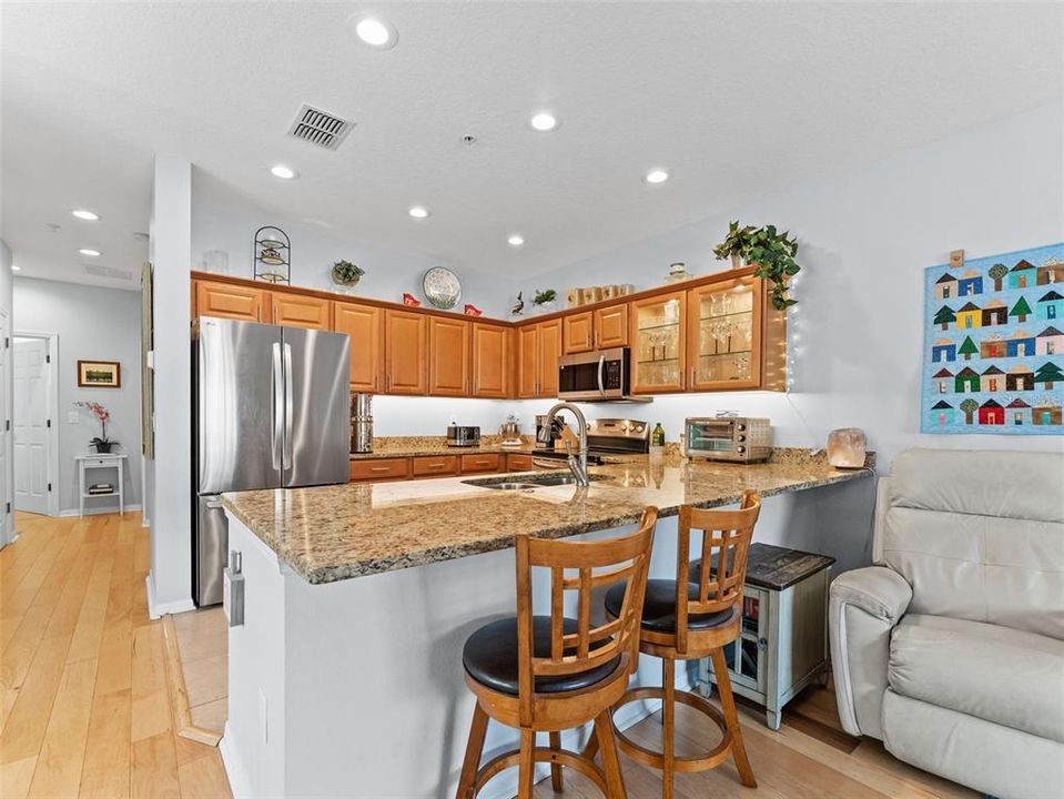 待售: $295,500 (3 贝兹, 3 浴室, 1710 平方英尺)