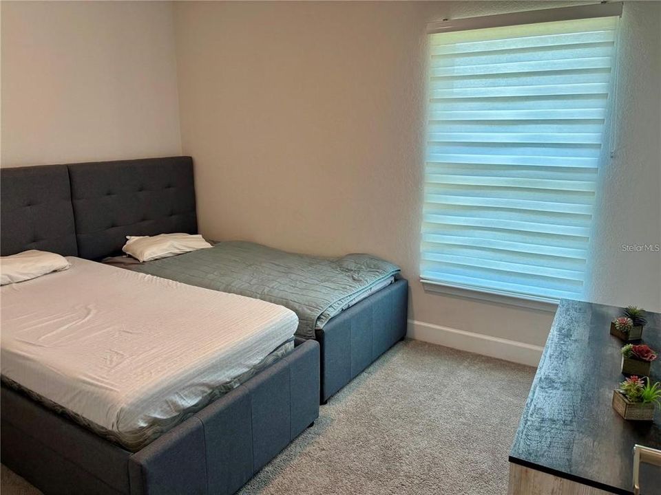 Под контрактом: $1,900 (3 спален, 2 ванн, 1778 Квадратных фут)