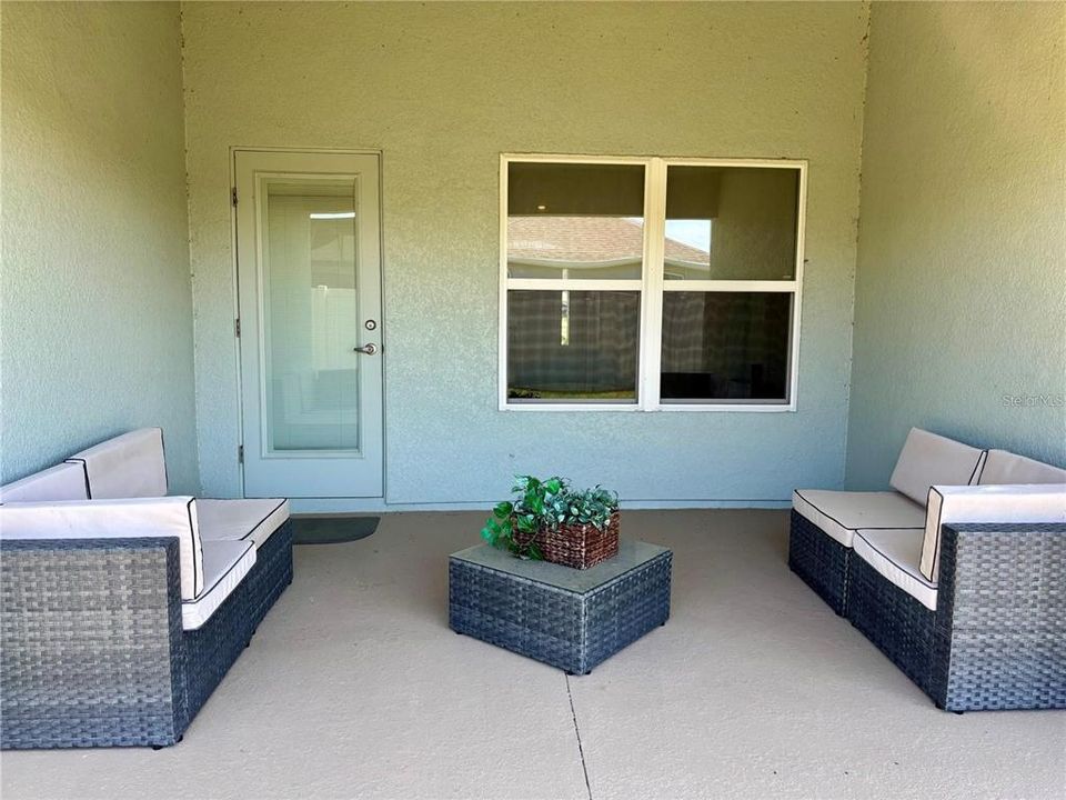 Под контрактом: $1,900 (3 спален, 2 ванн, 1778 Квадратных фут)