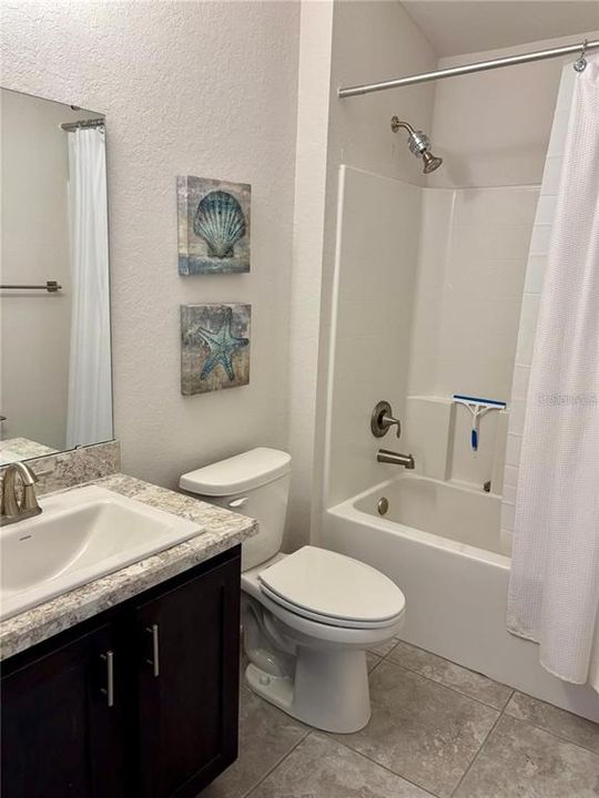 Под контрактом: $1,900 (3 спален, 2 ванн, 1778 Квадратных фут)