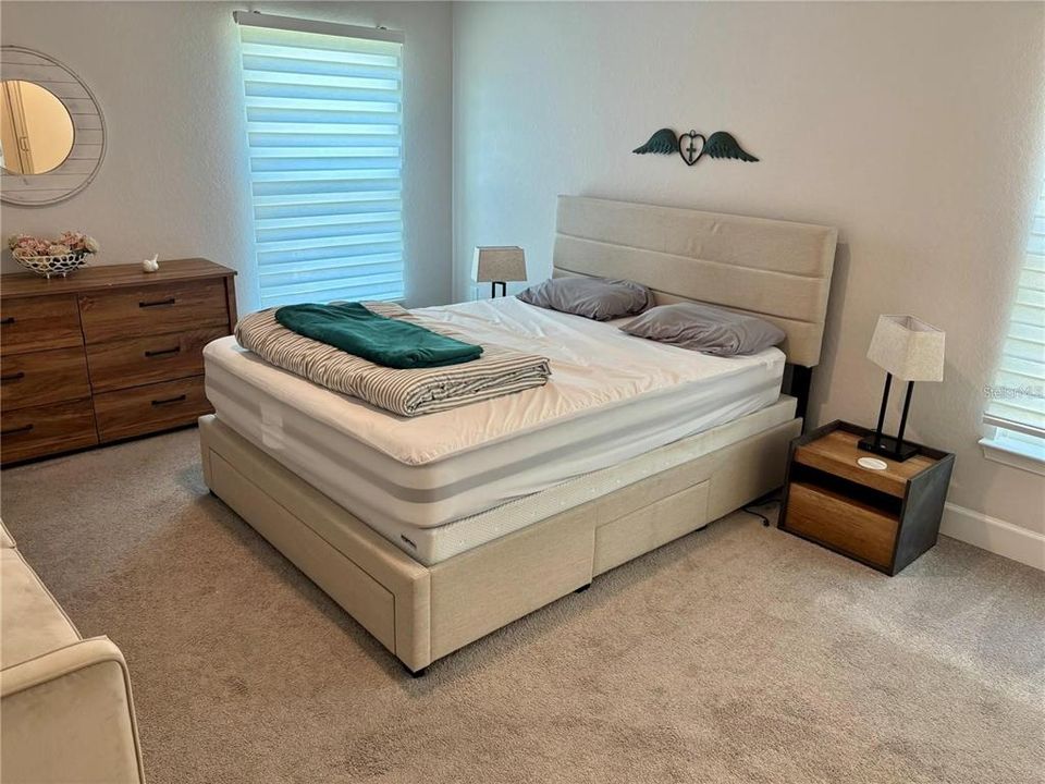 Под контрактом: $1,900 (3 спален, 2 ванн, 1778 Квадратных фут)