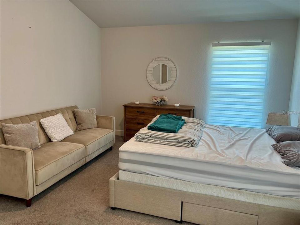 Под контрактом: $1,900 (3 спален, 2 ванн, 1778 Квадратных фут)