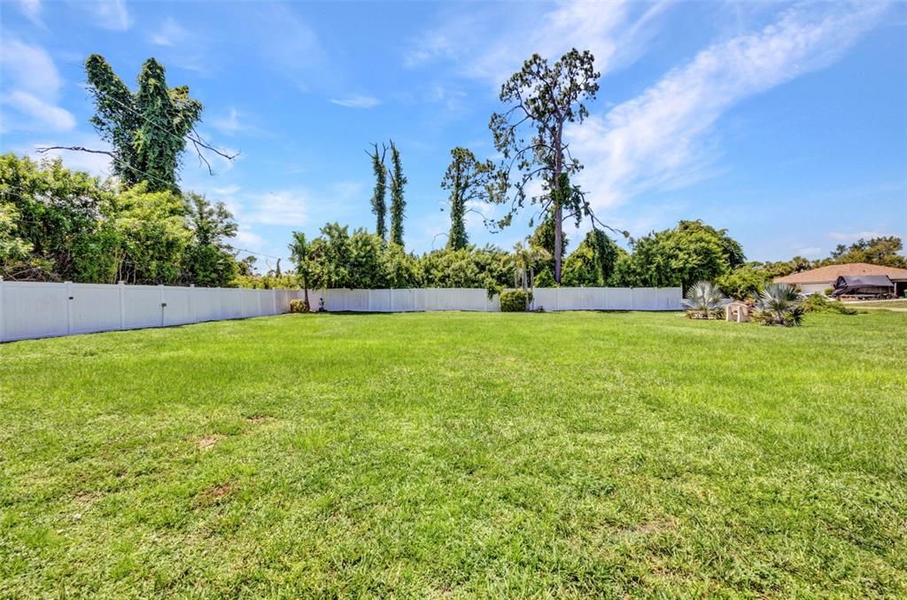 На продажу: $385,000 (3 спален, 2 ванн, 1686 Квадратных фут)