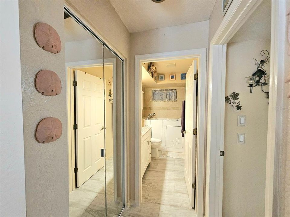 На продажу: $385,000 (3 спален, 2 ванн, 1686 Квадратных фут)