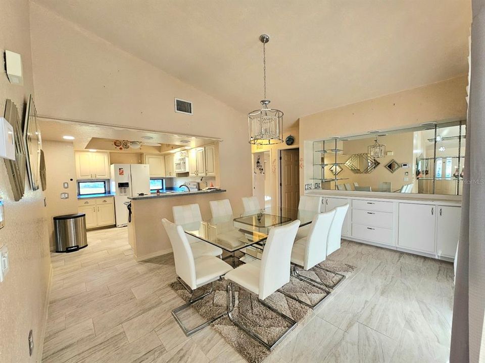 На продажу: $385,000 (3 спален, 2 ванн, 1686 Квадратных фут)