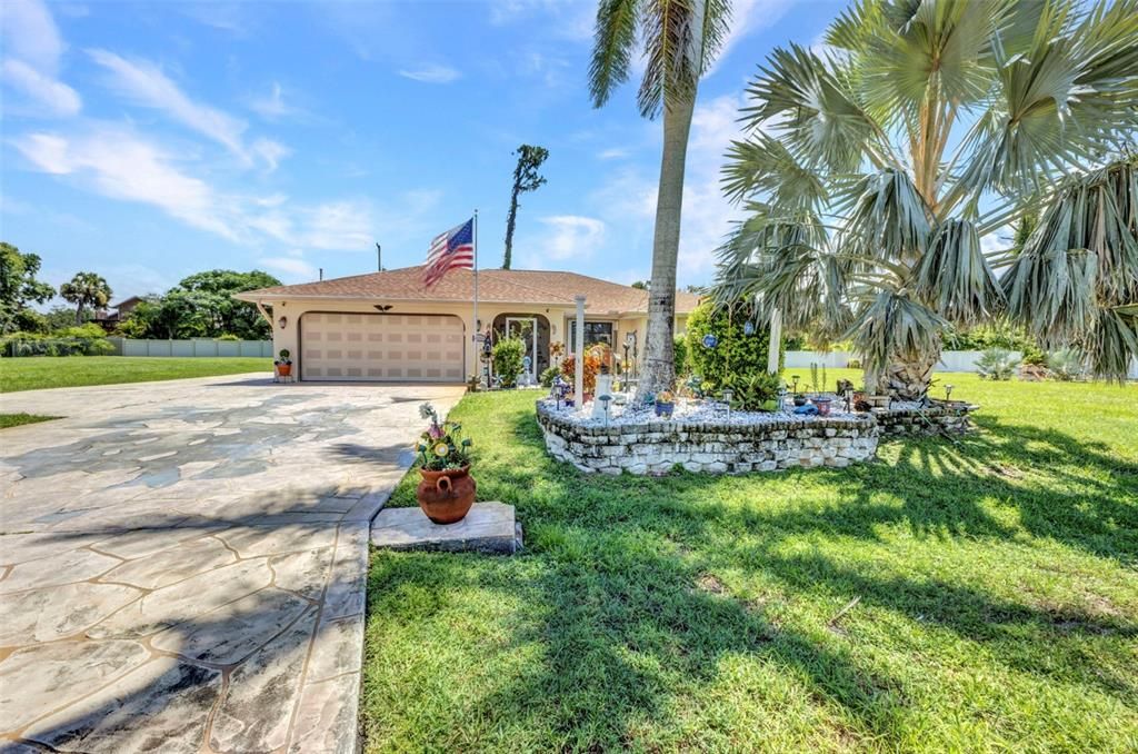 На продажу: $385,000 (3 спален, 2 ванн, 1686 Квадратных фут)