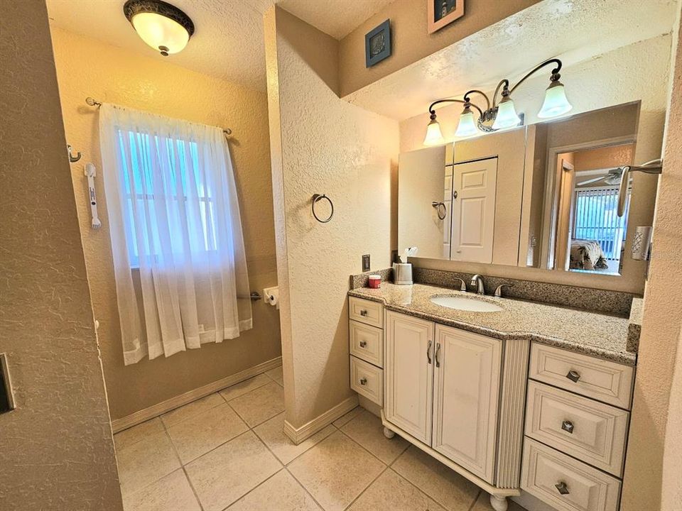 На продажу: $385,000 (3 спален, 2 ванн, 1686 Квадратных фут)