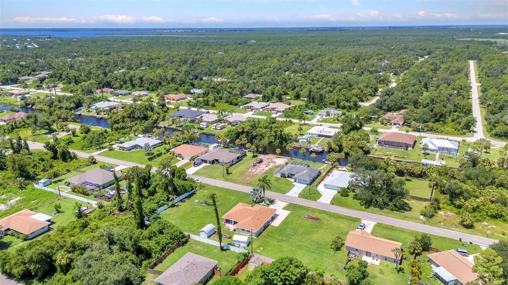 На продажу: $385,000 (3 спален, 2 ванн, 1686 Квадратных фут)