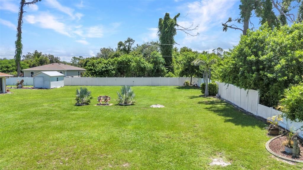 На продажу: $385,000 (3 спален, 2 ванн, 1686 Квадратных фут)