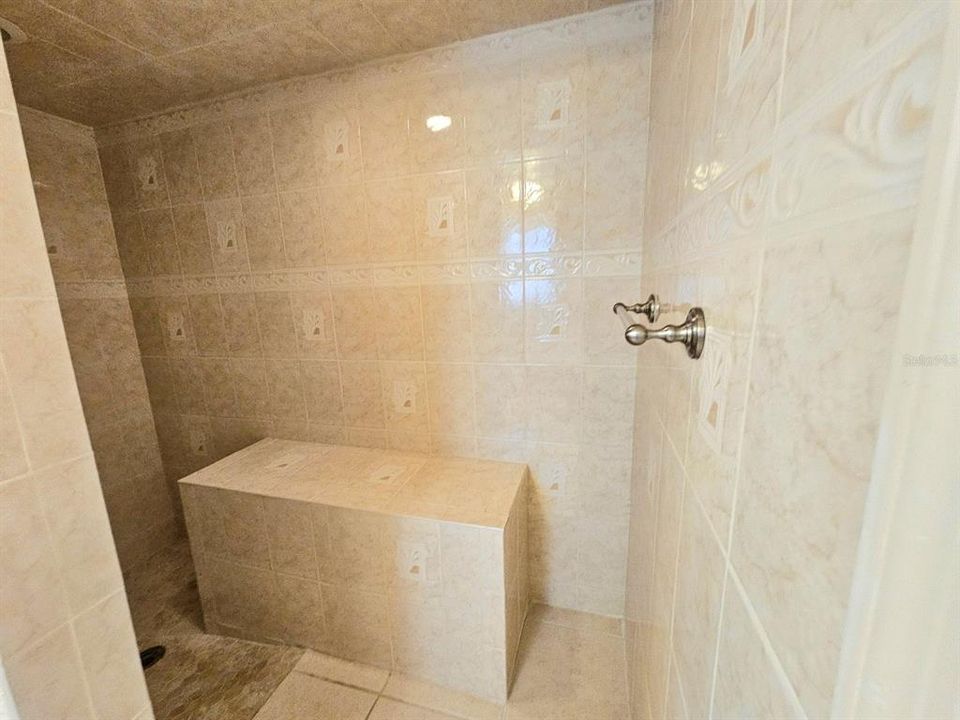 На продажу: $385,000 (3 спален, 2 ванн, 1686 Квадратных фут)