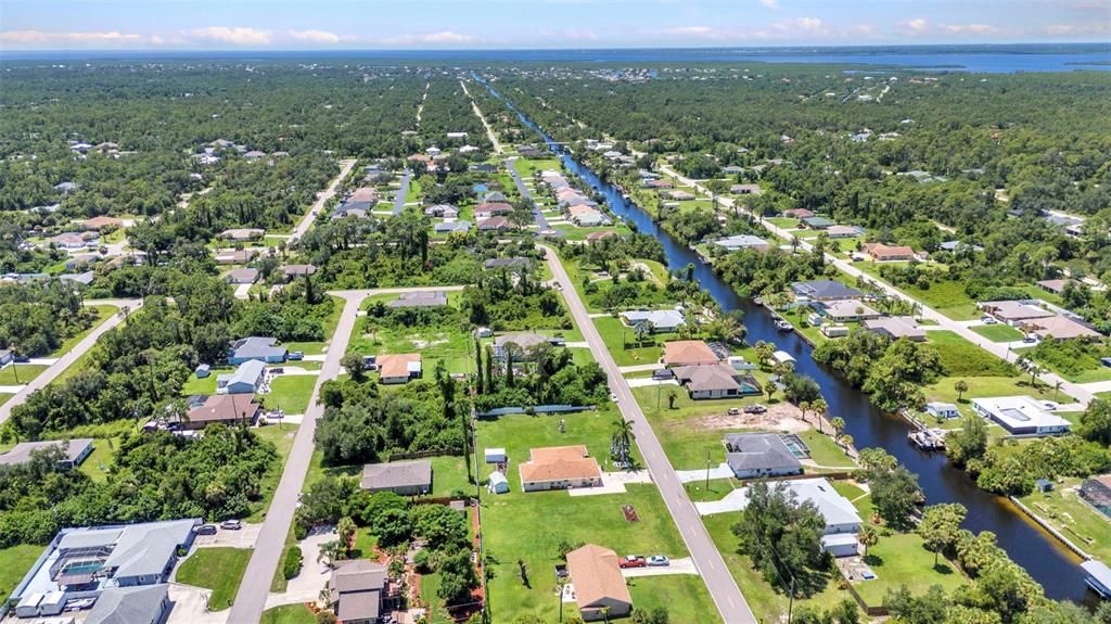 На продажу: $385,000 (3 спален, 2 ванн, 1686 Квадратных фут)