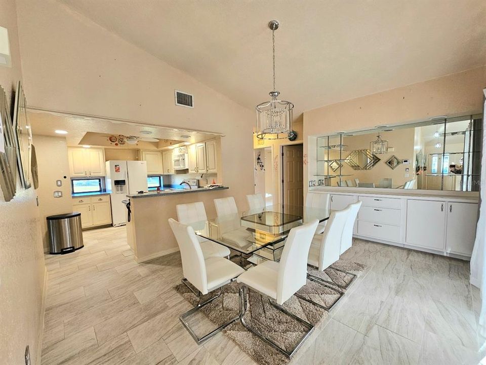 На продажу: $385,000 (3 спален, 2 ванн, 1686 Квадратных фут)