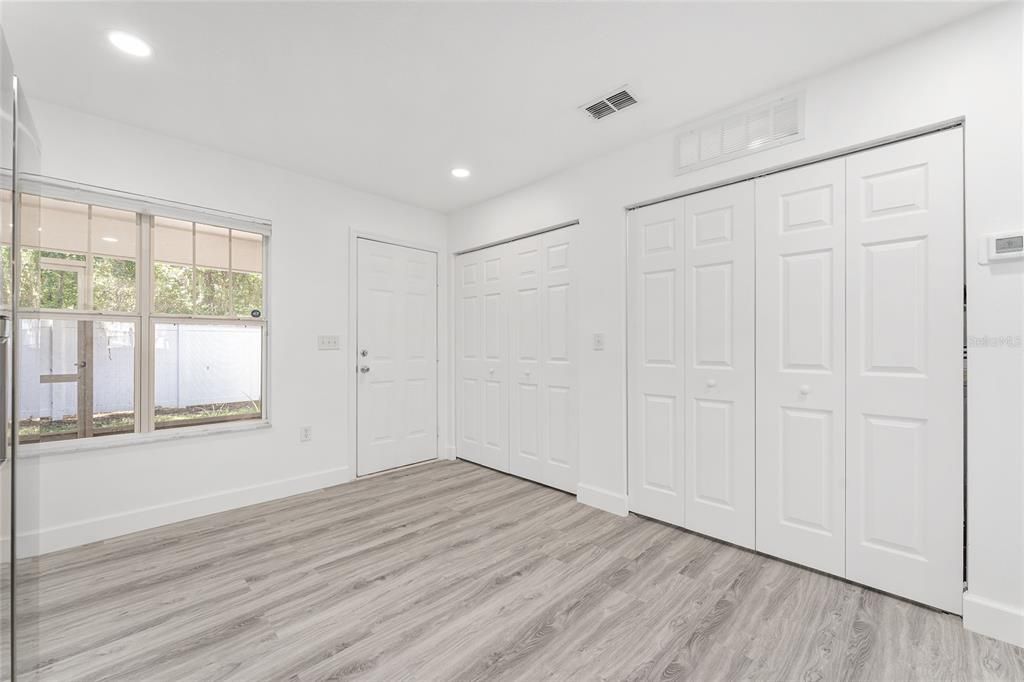 Active With Contract: $249,000 (2 beds, 2 baths, 1142 Square Feet)