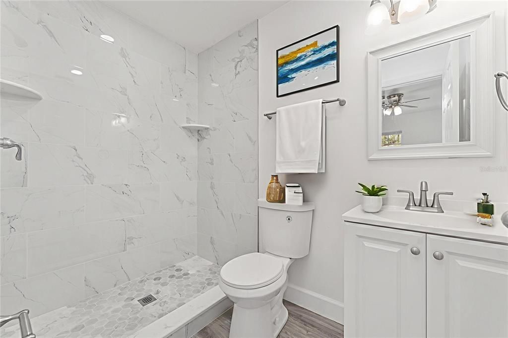 Active With Contract: $249,000 (2 beds, 2 baths, 1142 Square Feet)