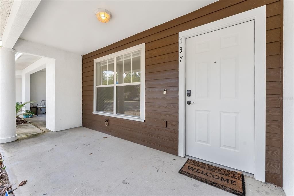 Active With Contract: $249,000 (2 beds, 2 baths, 1142 Square Feet)