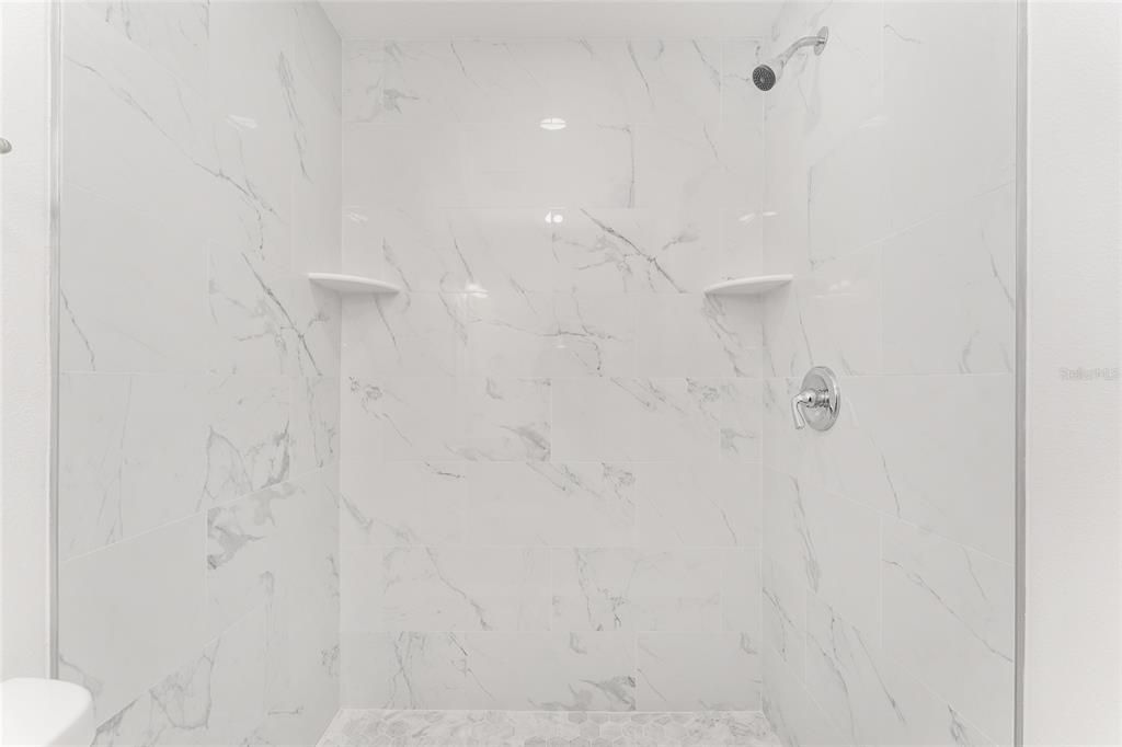 Active With Contract: $249,000 (2 beds, 2 baths, 1142 Square Feet)