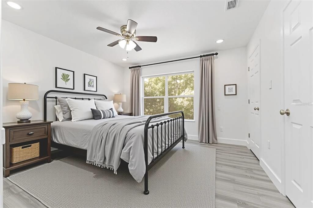 Active With Contract: $249,000 (2 beds, 2 baths, 1142 Square Feet)