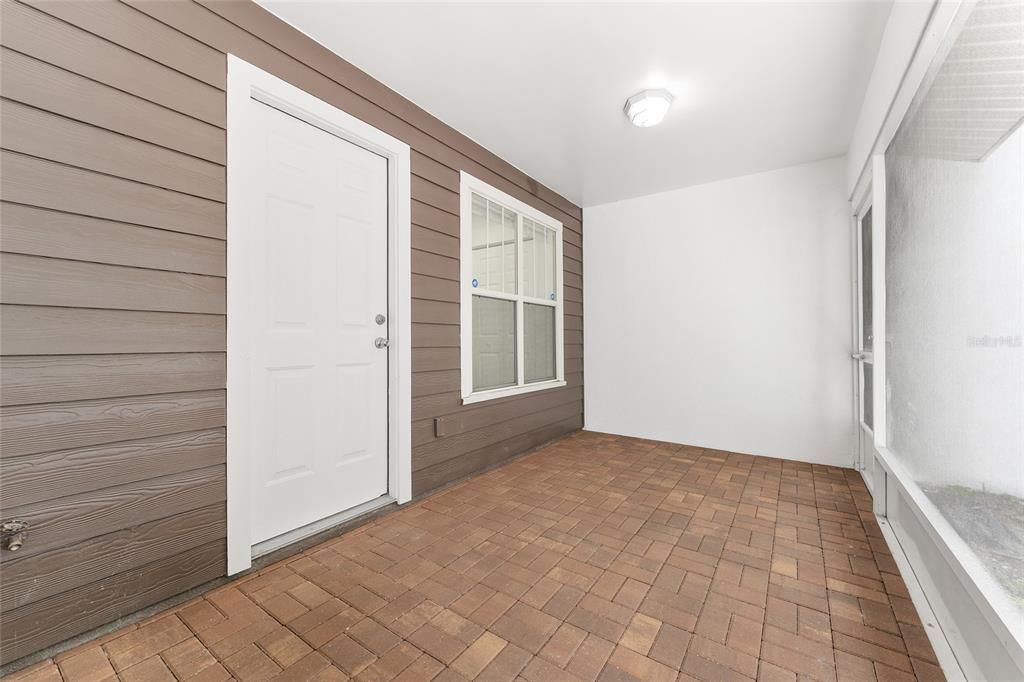 Active With Contract: $249,000 (2 beds, 2 baths, 1142 Square Feet)