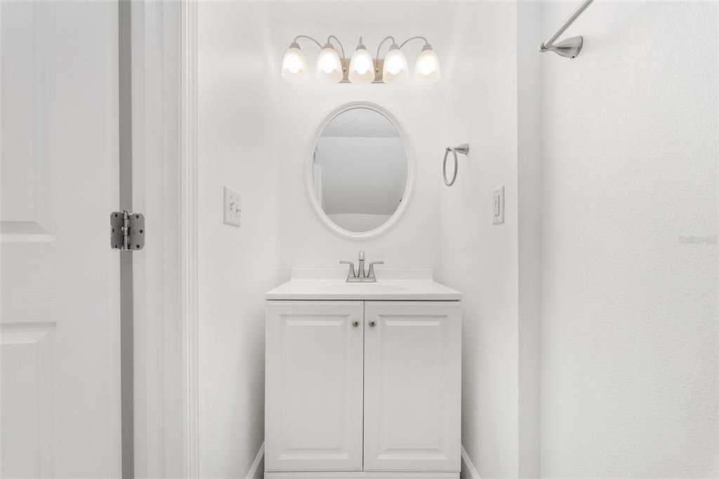 Active With Contract: $249,000 (2 beds, 2 baths, 1142 Square Feet)