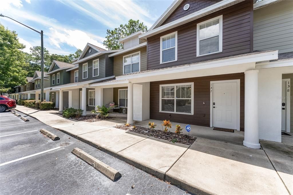 Active With Contract: $249,000 (2 beds, 2 baths, 1142 Square Feet)