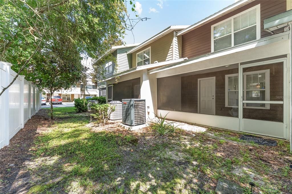 Active With Contract: $249,000 (2 beds, 2 baths, 1142 Square Feet)