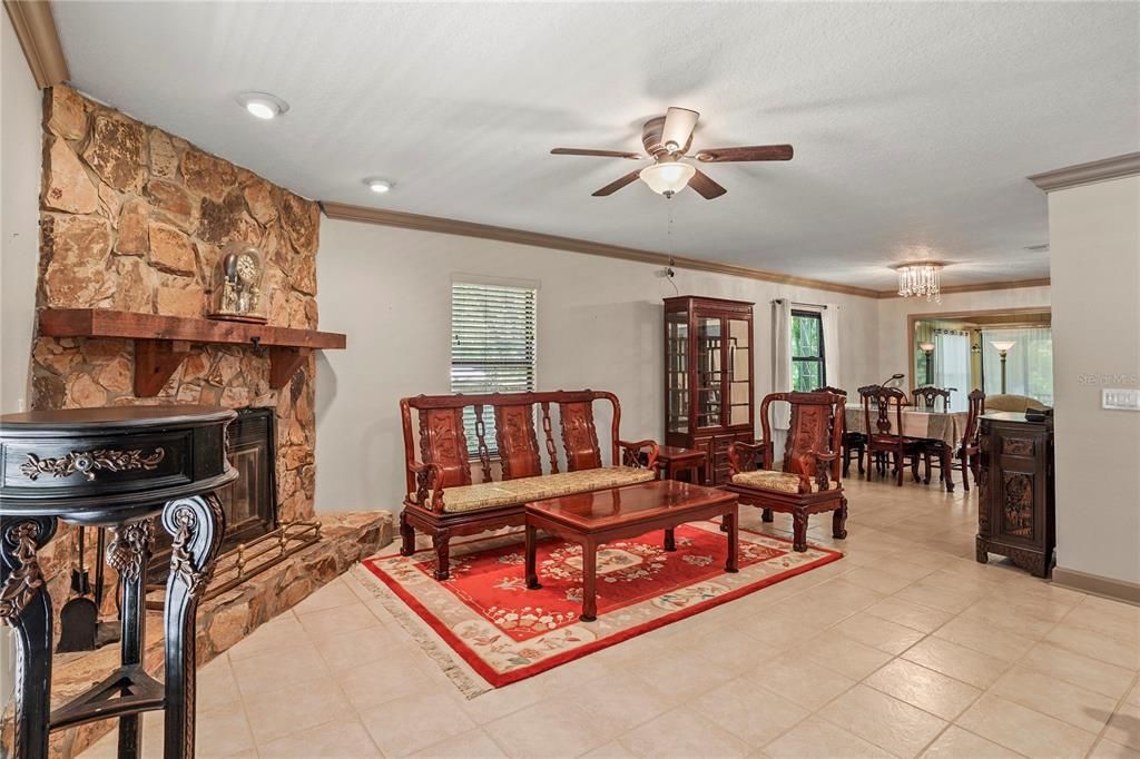 En Venta: $295,000 (3 camas, 2 baños, 1848 Pies cuadrados)