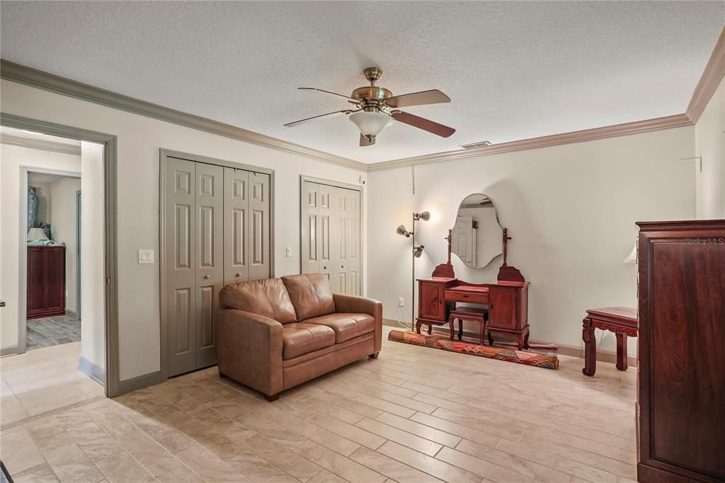 En Venta: $295,000 (3 camas, 2 baños, 1848 Pies cuadrados)