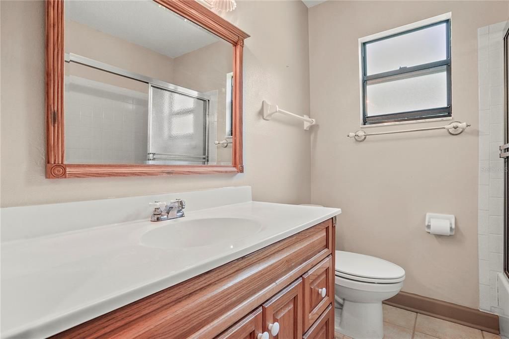 En Venta: $295,000 (3 camas, 2 baños, 1848 Pies cuadrados)