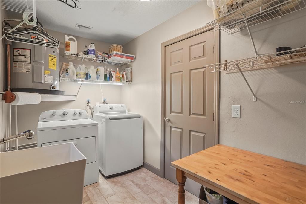 En Venta: $295,000 (3 camas, 2 baños, 1848 Pies cuadrados)