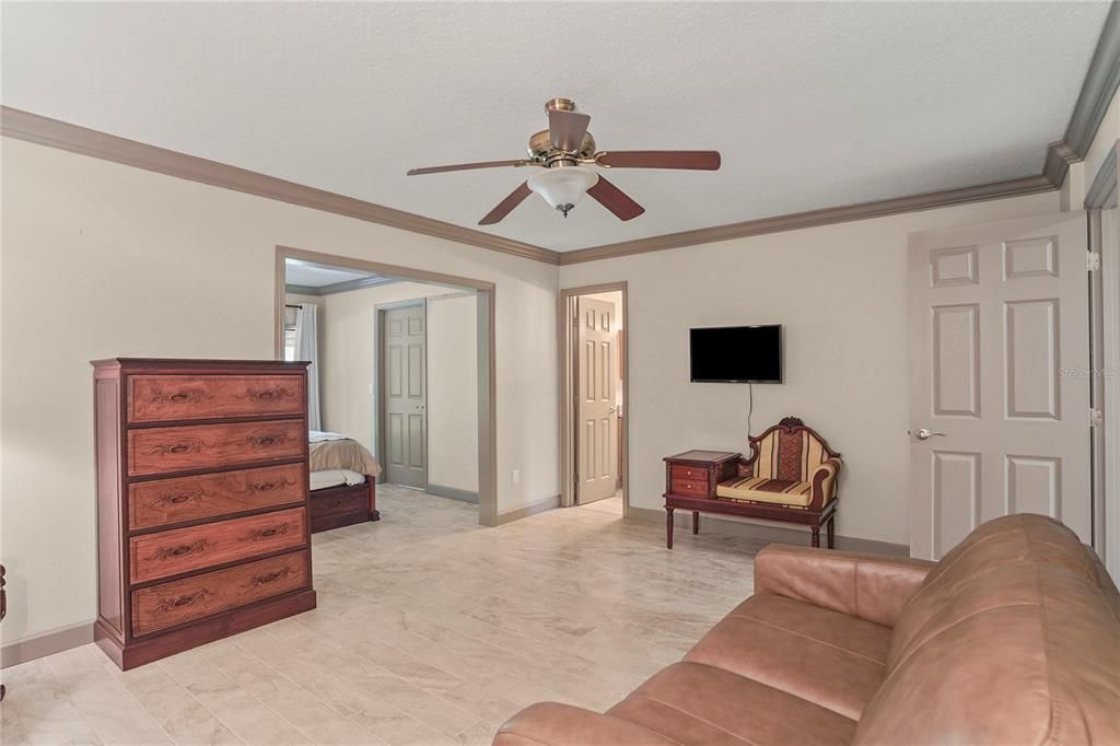 En Venta: $295,000 (3 camas, 2 baños, 1848 Pies cuadrados)