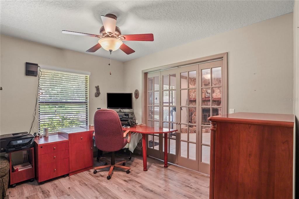 En Venta: $295,000 (3 camas, 2 baños, 1848 Pies cuadrados)