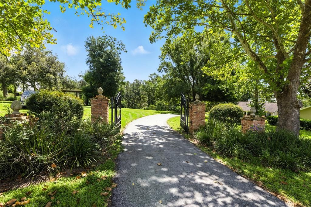 For Sale: $1,699,000 (3 beds, 4 baths, 2829 Square Feet)