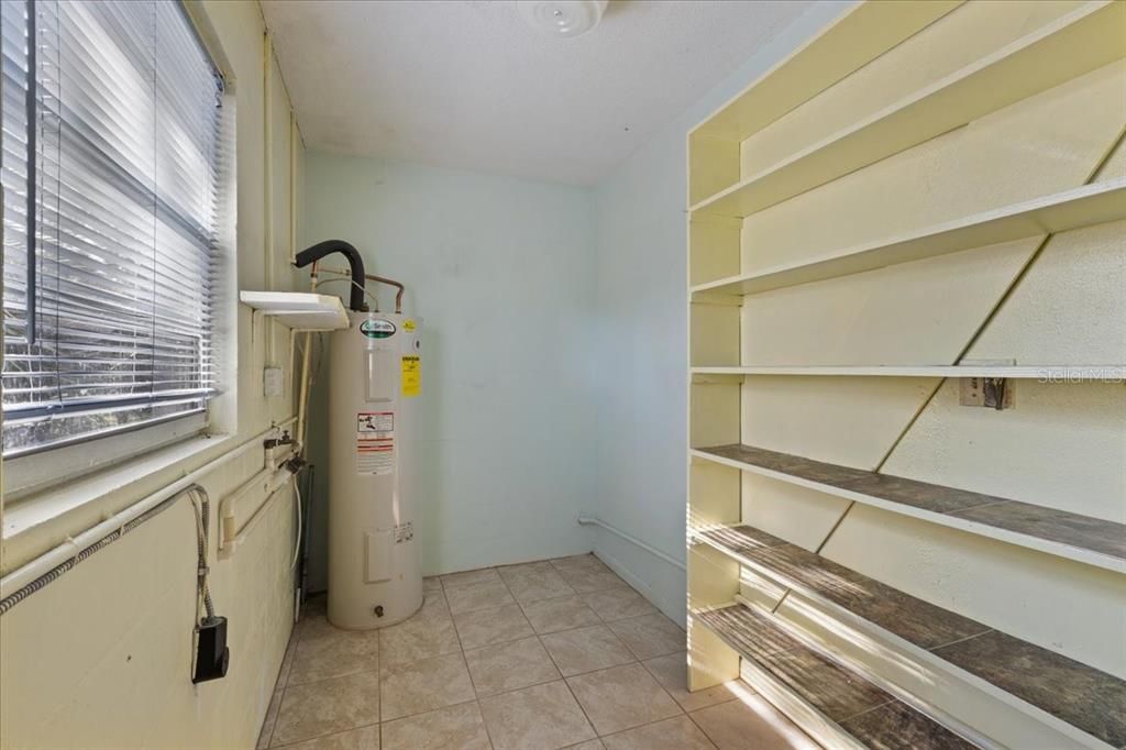 Active With Contract: $227,000 (3 beds, 1 baths, 1344 Square Feet)