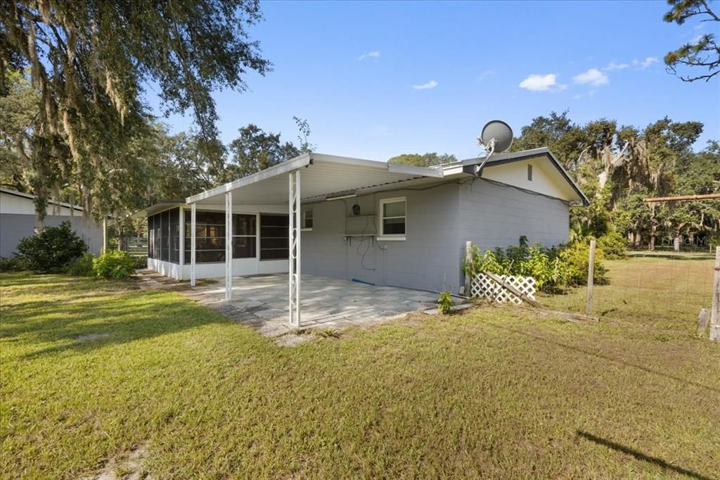 Active With Contract: $227,000 (3 beds, 1 baths, 1344 Square Feet)