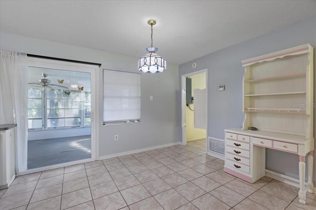 Active With Contract: $227,000 (3 beds, 1 baths, 1344 Square Feet)