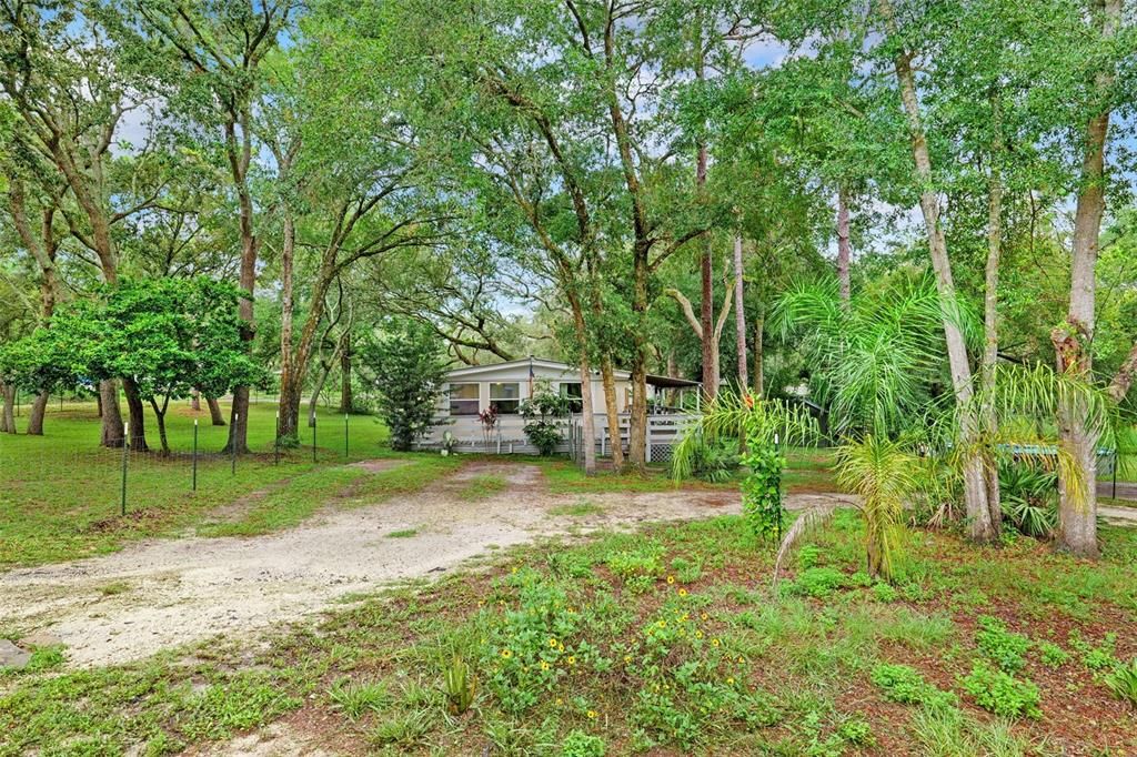 待售: $130,000 (3 贝兹, 1 浴室, 828 平方英尺)