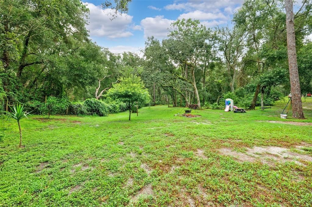 待售: $130,000 (3 贝兹, 1 浴室, 828 平方英尺)