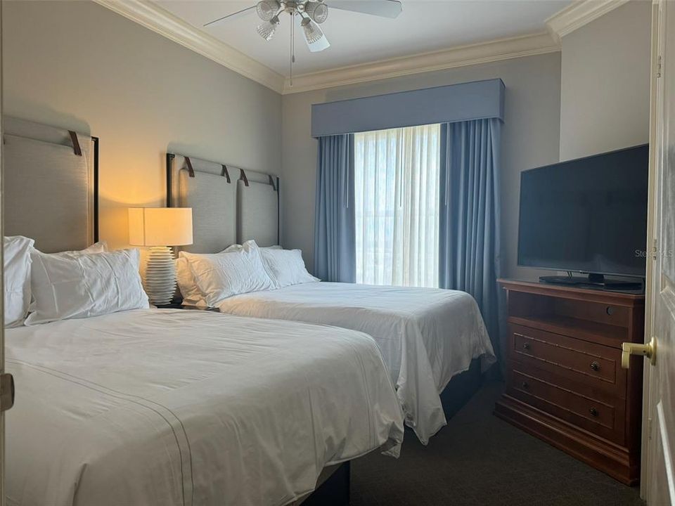 For Sale: $440,000 (2 beds, 2 baths, 1399 Square Feet)