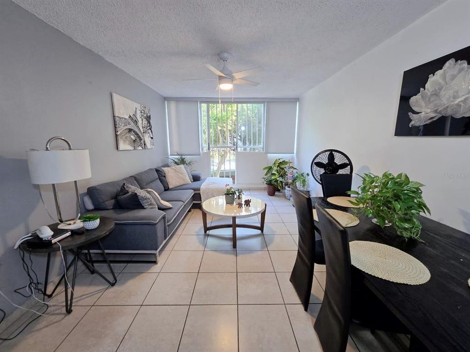 合同活跃: $140,000 (3 贝兹, 1 浴室, 808 平方英尺)