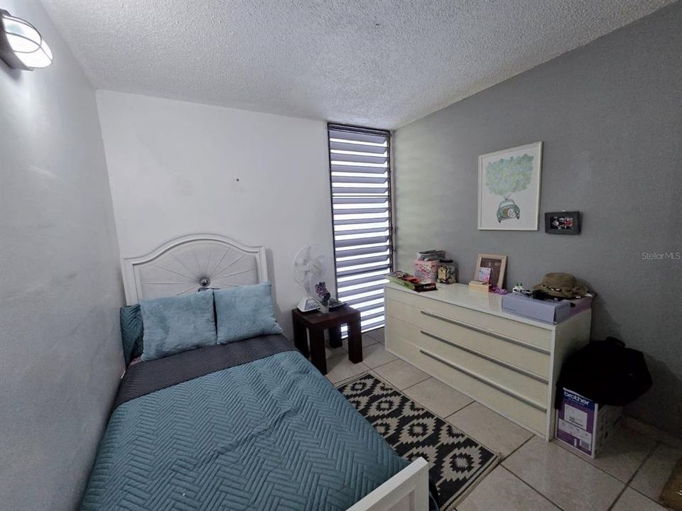 合同活跃: $140,000 (3 贝兹, 1 浴室, 808 平方英尺)