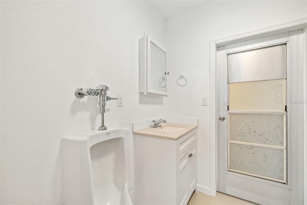 待售: $995,000 (3 贝兹, 3 浴室, 1990 平方英尺)