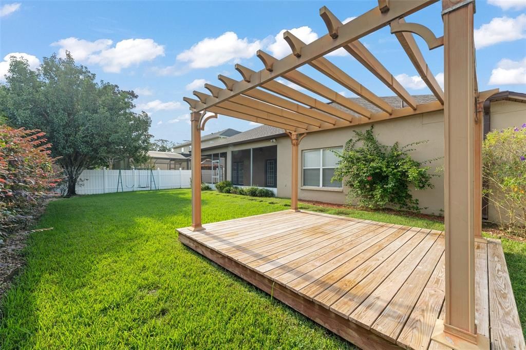 Под контрактом: $439,000 (3 спален, 2 ванн, 2131 Квадратных фут)