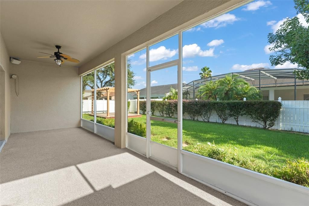 Под контрактом: $439,000 (3 спален, 2 ванн, 2131 Квадратных фут)