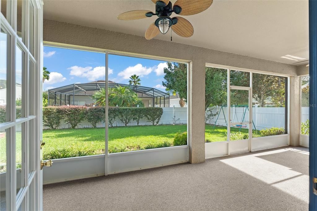 Под контрактом: $439,000 (3 спален, 2 ванн, 2131 Квадратных фут)