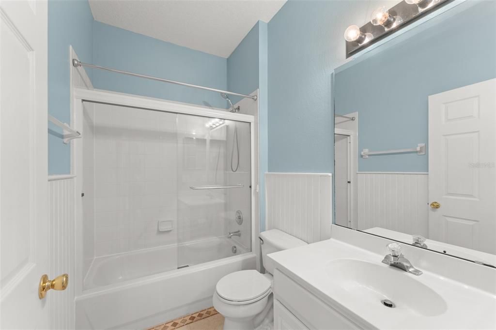 Под контрактом: $439,000 (3 спален, 2 ванн, 2131 Квадратных фут)