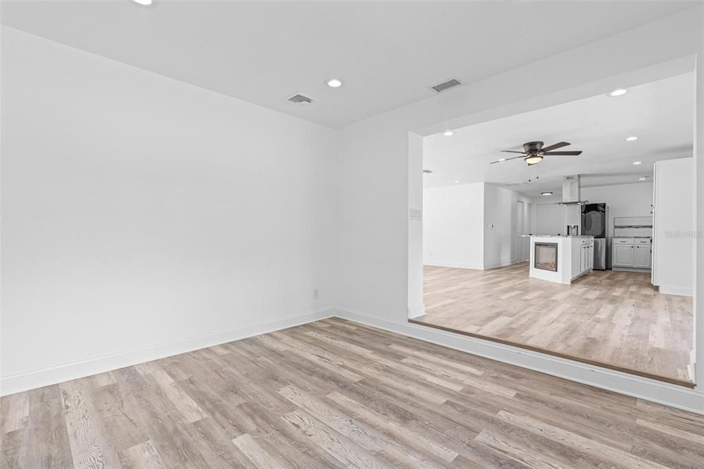 待售: $449,000 (5 贝兹, 3 浴室, 2556 平方英尺)