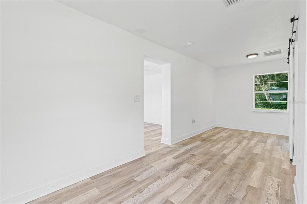 待售: $449,000 (5 贝兹, 3 浴室, 2556 平方英尺)