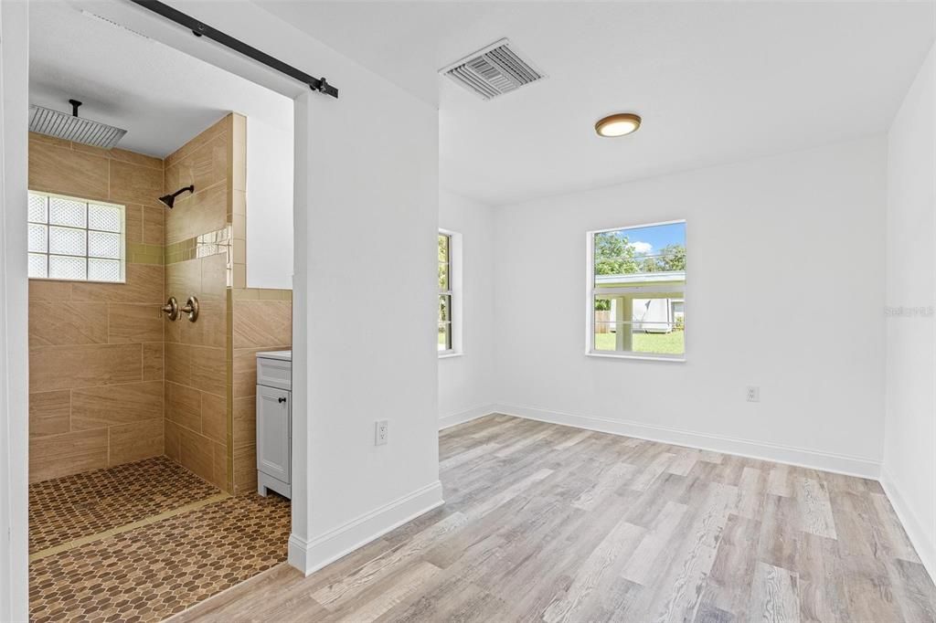 待售: $449,000 (5 贝兹, 3 浴室, 2556 平方英尺)