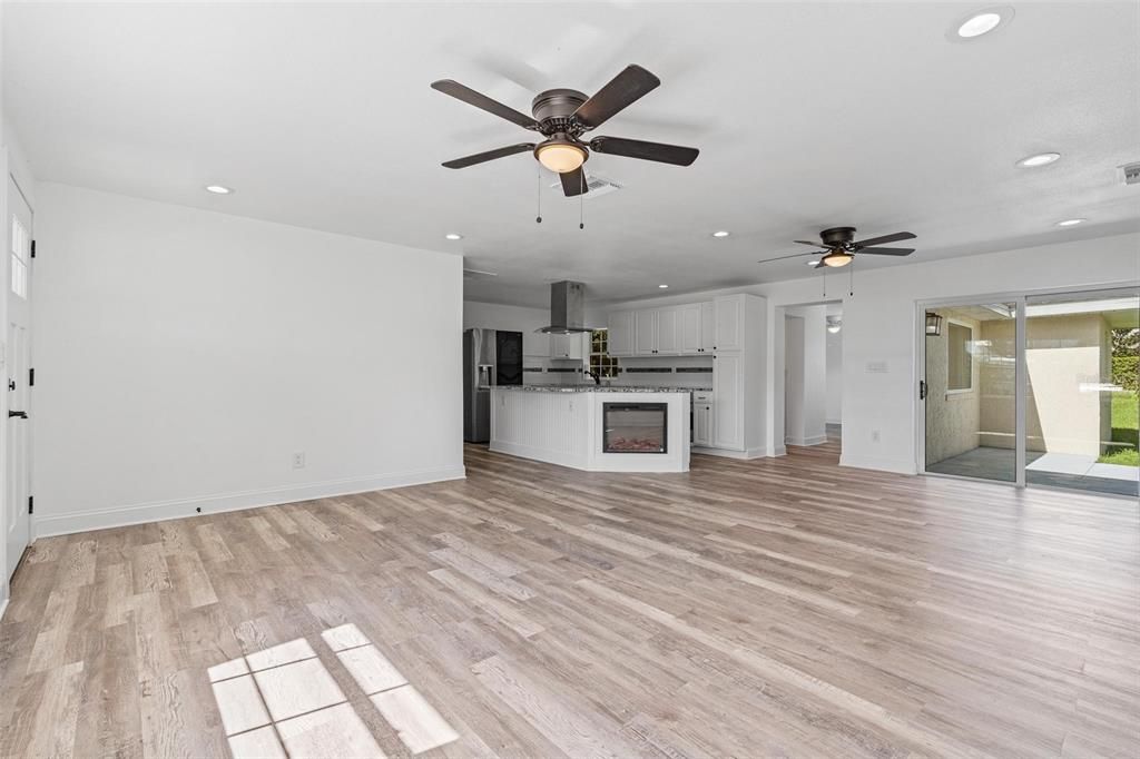 待售: $449,000 (5 贝兹, 3 浴室, 2556 平方英尺)